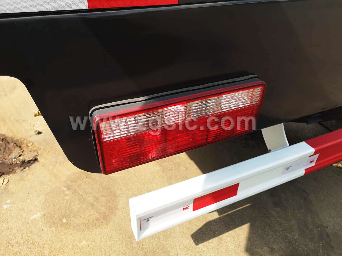 東風(fēng)多利卡護(hù)欄清洗車(國(guó)五)