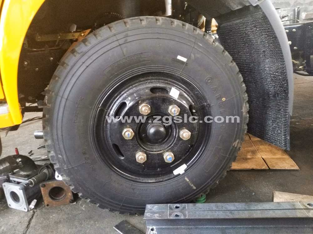 湖北程力東風(fēng)大多利卡吸污車(國五)