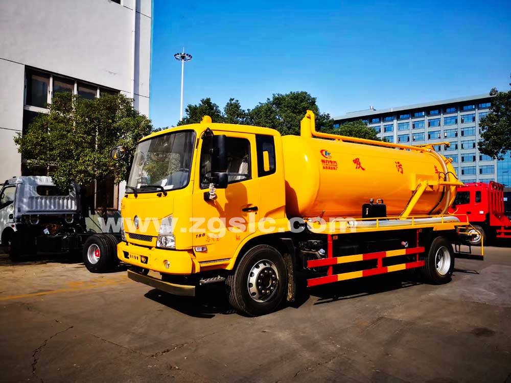 新款東風天錦吸污車(國五)
