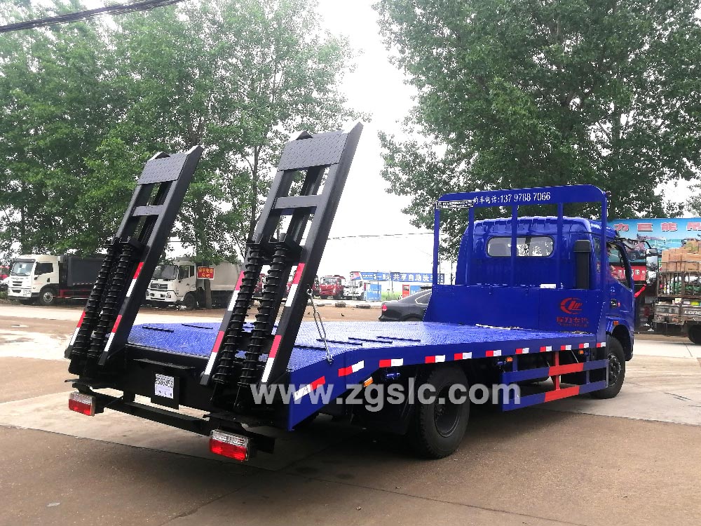 程力東風(fēng)多利卡黃牌挖機(jī)平板運(yùn)輸車(國五)