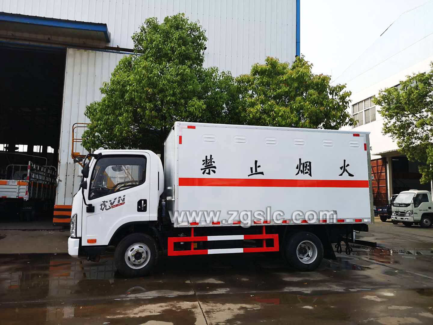 湖北程力解放虎威爆破器材運輸車(國五)